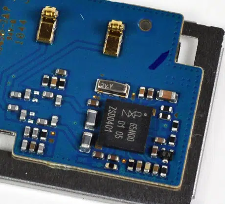 Samsung Nexus S NFC controller from NXP - pic: iFixit.com