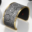 Liber8's Tago Arc bracelet with NFC and a wraparound e-ink display