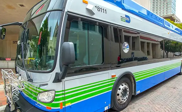 A Miami-Dade Metrobus
