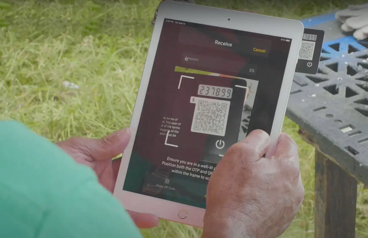 Bahamas digital currency transaction via card and tablet