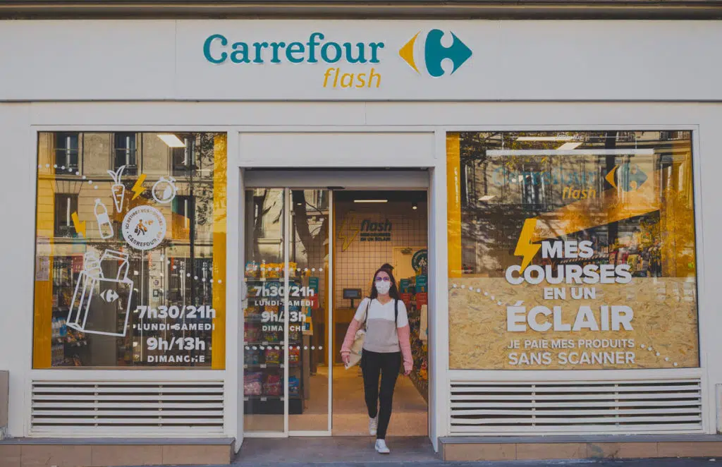Carrefour Flash contactless store front Paris