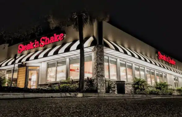 Steak n Shake outlet which accepts Poppay face biometric payments